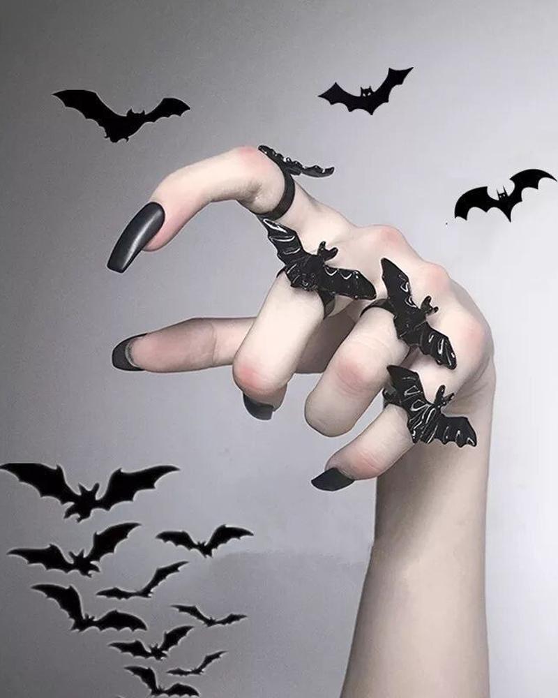 Black bat ring, alloy, vintage style, Halloween accessory. Bat design, adjustable, gothic.