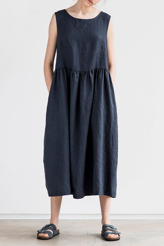 Navy blue loose fit maxi dress made of linen and cotton, perfect for leisure and vacation.