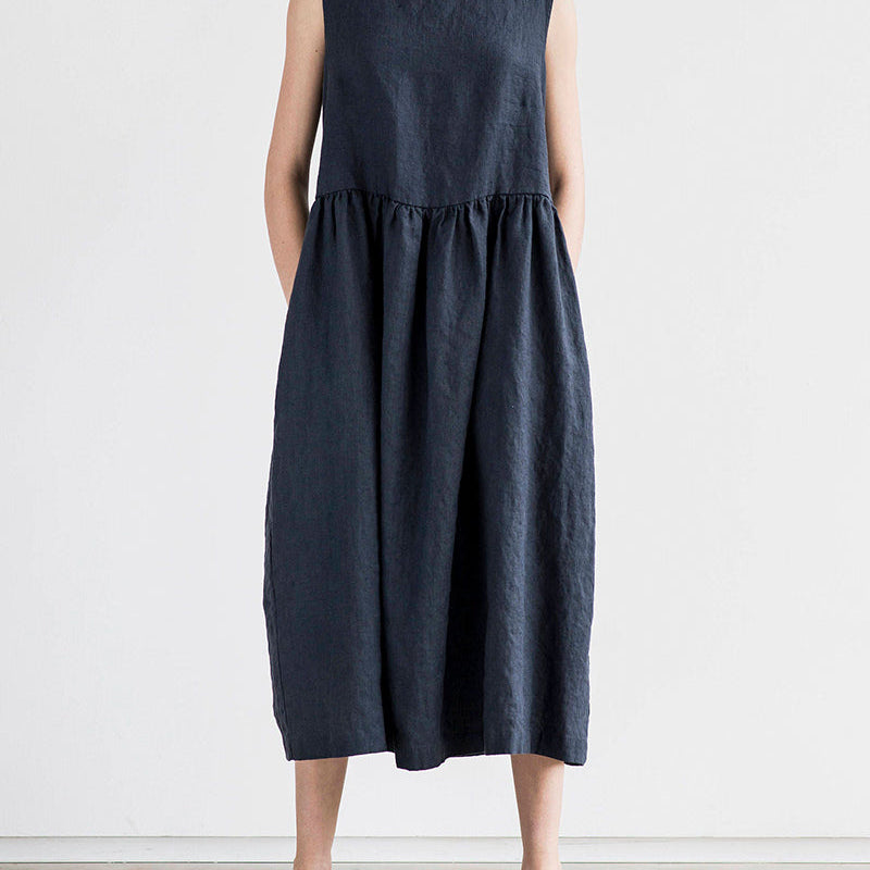 Navy blue loose fit maxi dress made of linen and cotton, perfect for leisure and vacation.