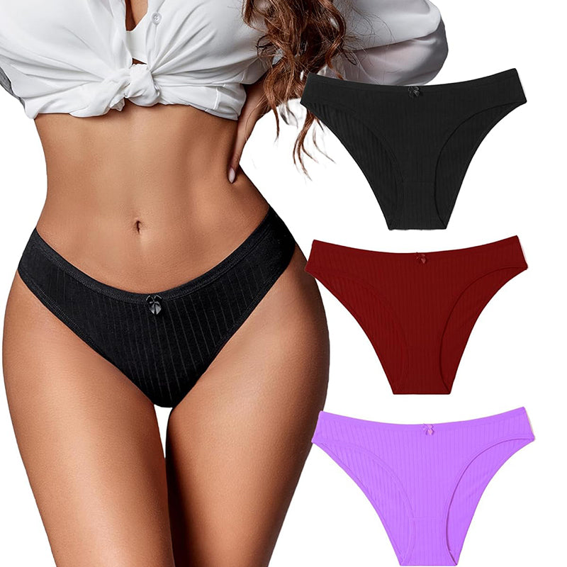 Cotton Ribbed Panties: Black, Burgundy, Purple. Low-rise and ribbed texture, for everyday comfort.