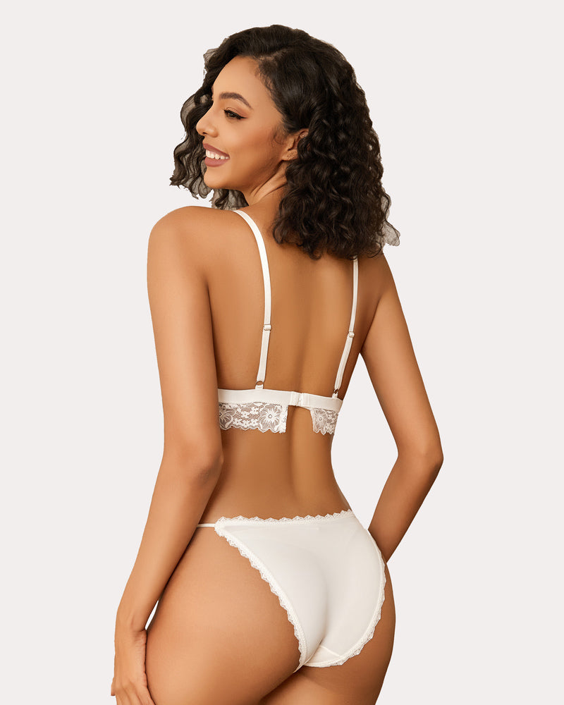 White lace bralette and underwear set. Wireless, non-padded design. Sexy lingerie for women.
