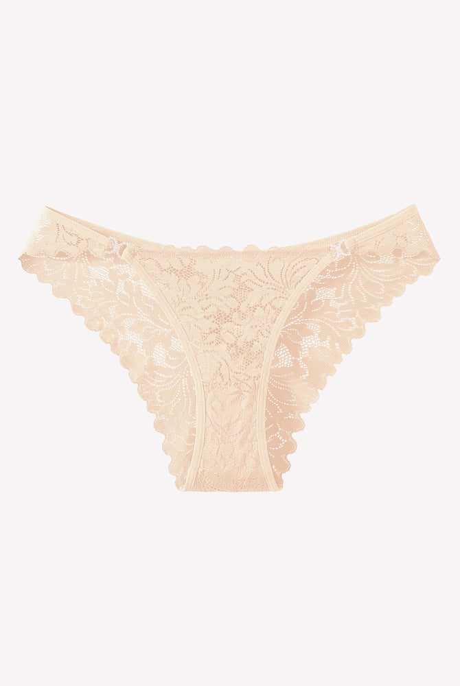 Low-rise lace cheeky underpants, beige with scalloped lace edges
