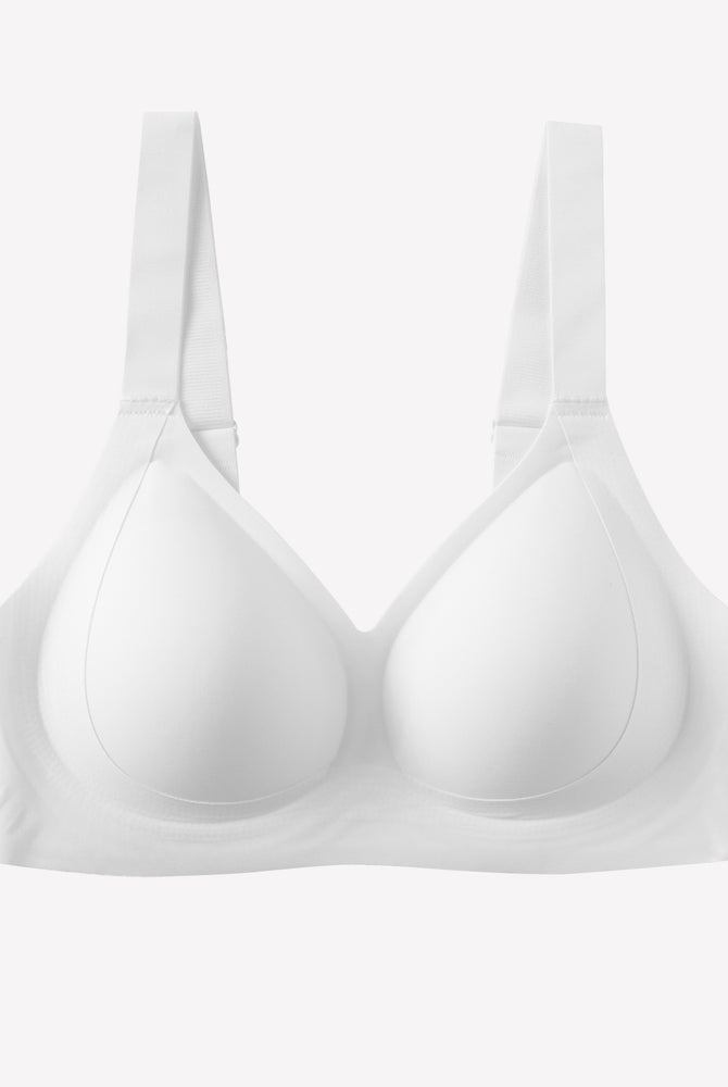 Seamless white push-up bra. Comfortable, no underwire design. Perfect for everyday wear and support.