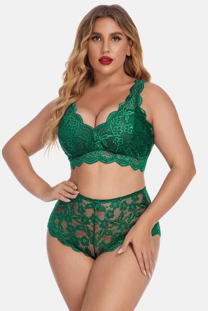 Plus Size Green Lace Lingerie Set. Halter bralette and high waist panty. Floral lace details.