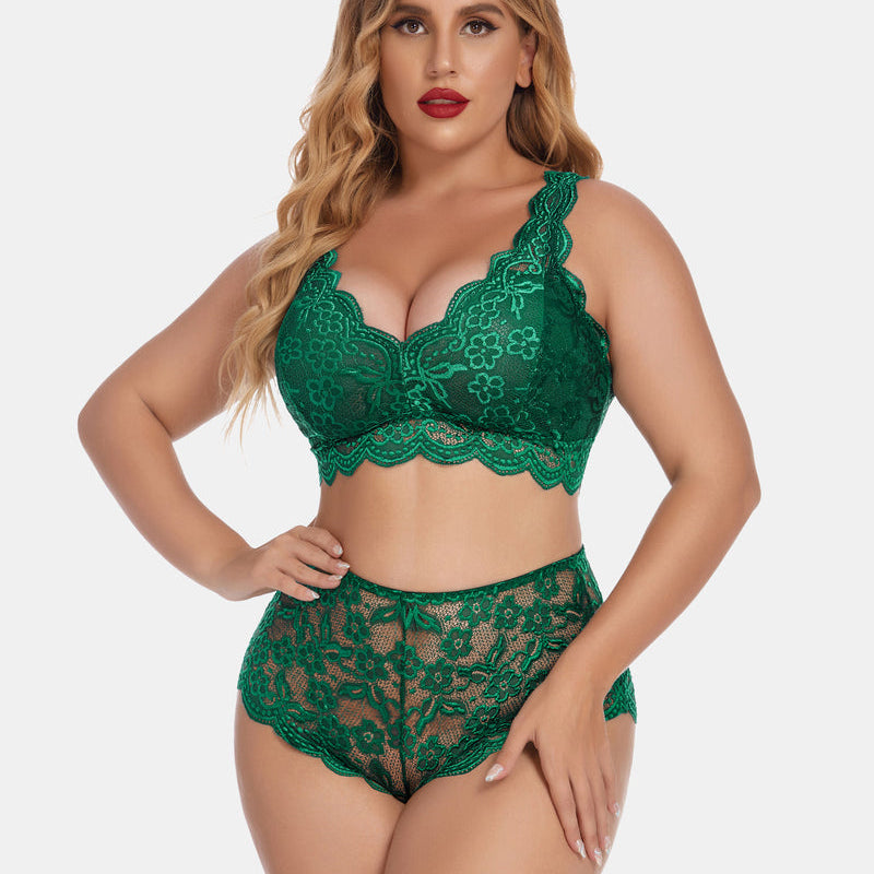 Plus Size Green Lace Lingerie Set. Halter bralette and high waist panty. Floral lace details.