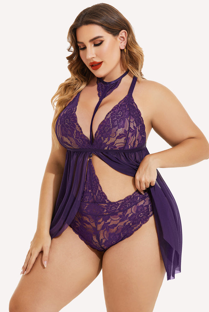 Plus size purple lace babydoll with mesh, choker and high-waisted bottom. Sexy lingerie.
