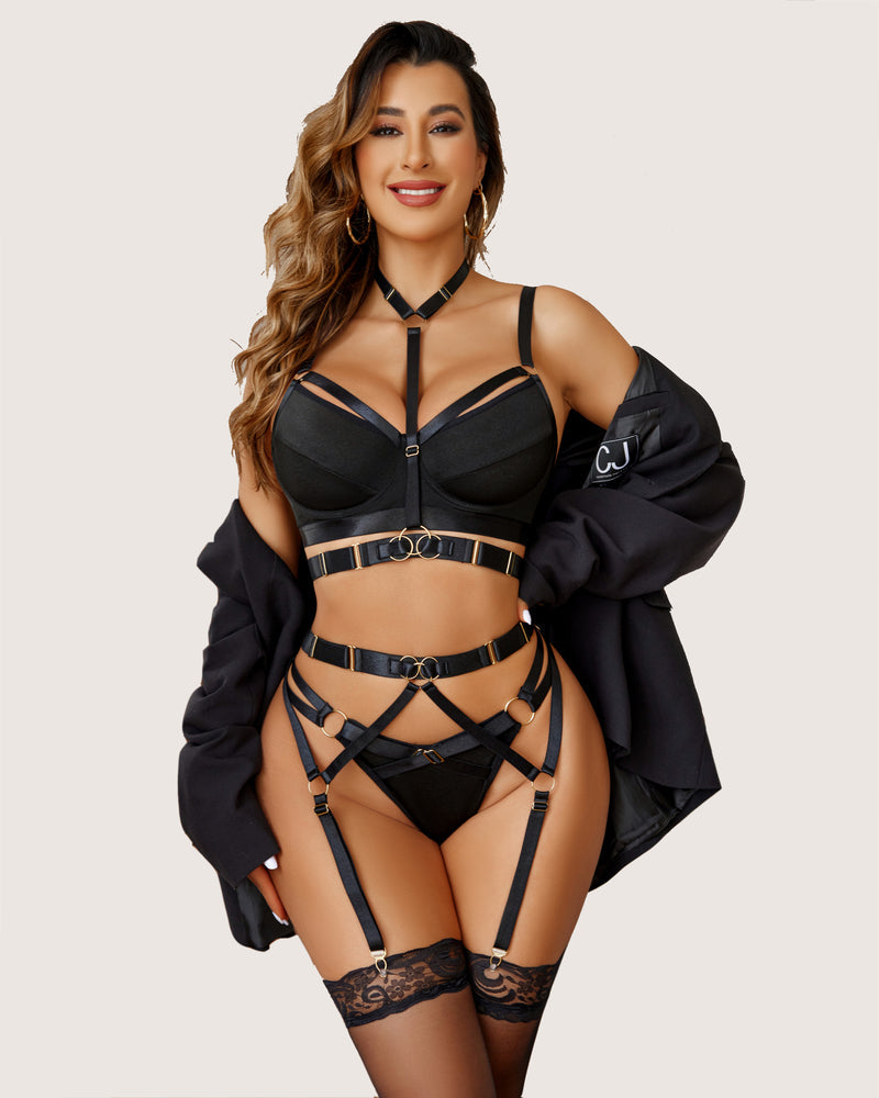 Black 4-piece lingerie set with garter, push-up bra and choker for a sensual look