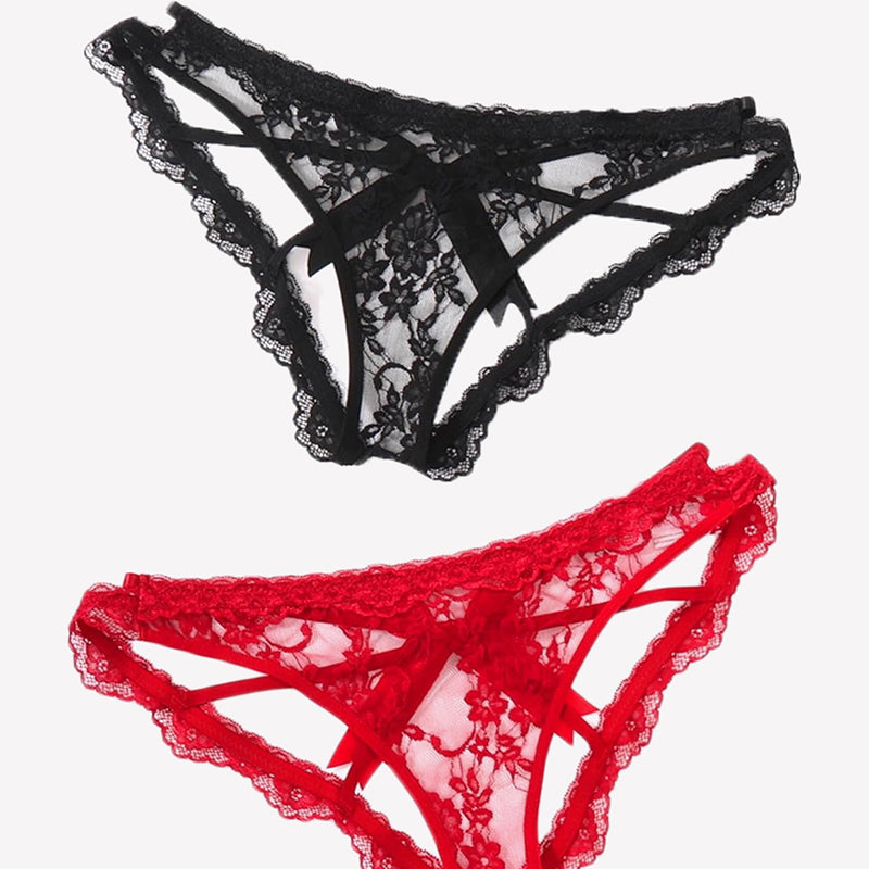 Süßes Höschen mit Schleife hinten und Aussparungen