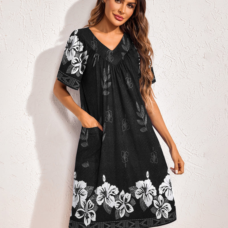 Floral print nightdress in black with white flowers, V-neck, short sleeves, side pockets