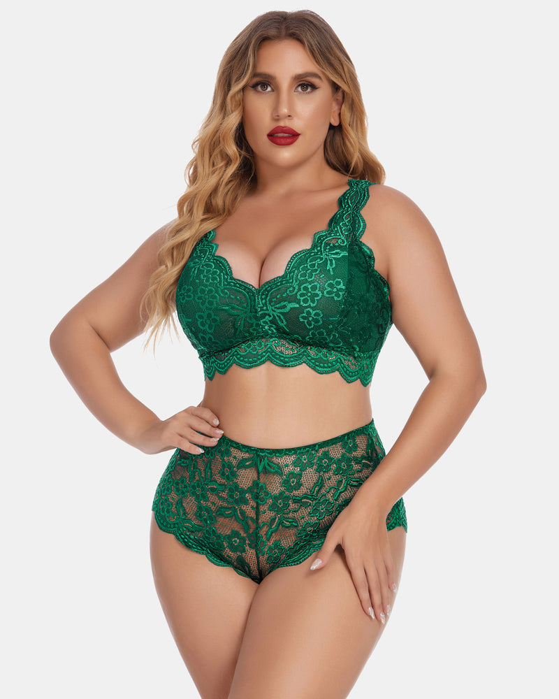 Plus Size Green Lace Lingerie Set. Halter bralette and high waist panty. Floral lace details.