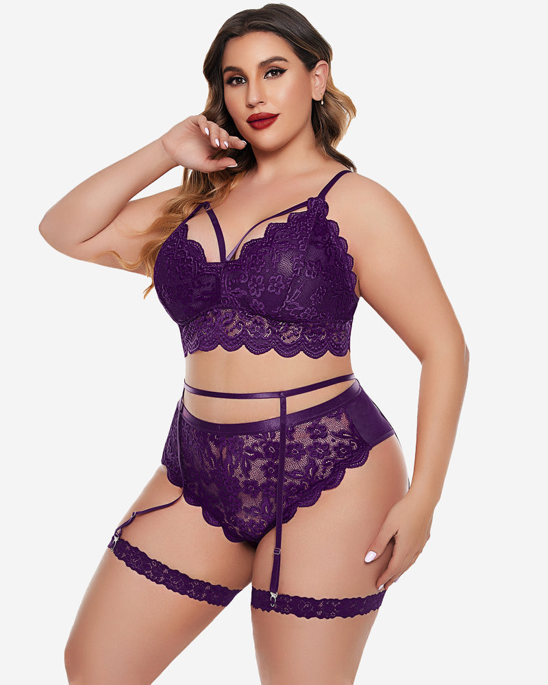 Plus size purple lace lingerie set: bralette, panties, garter. Sexy floral.