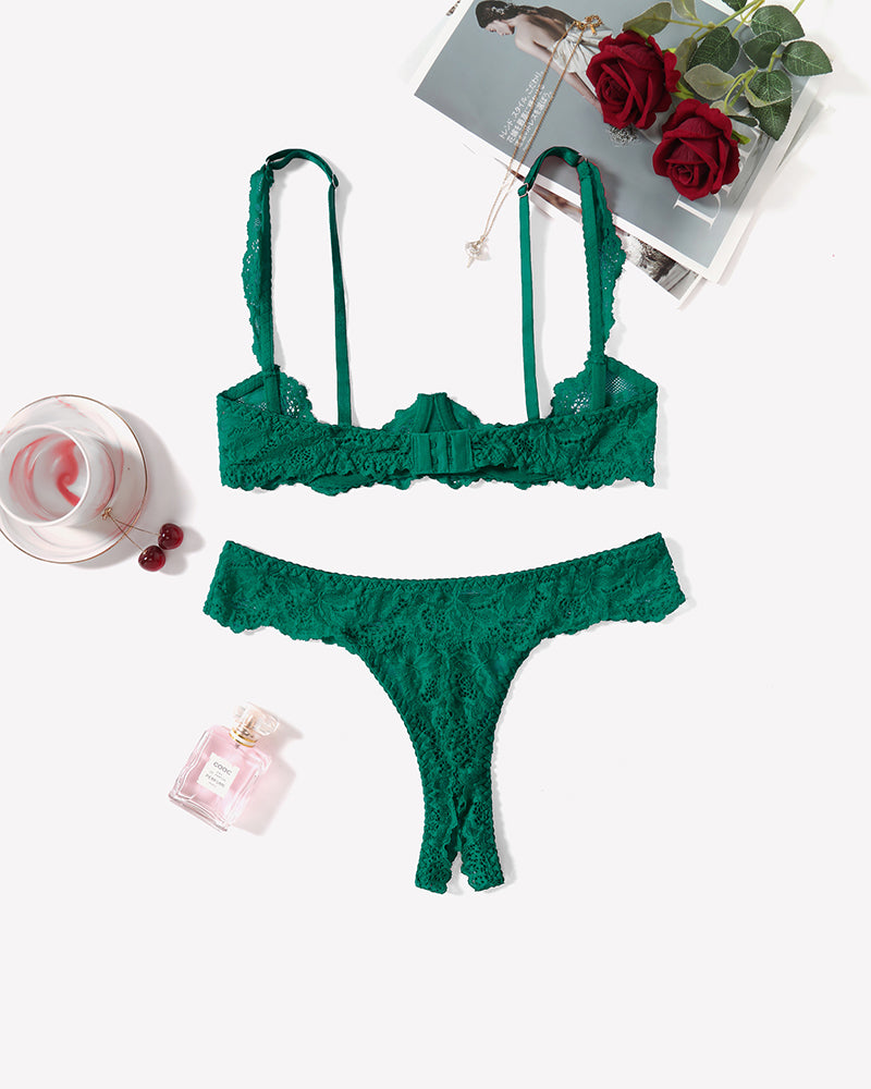 Green lace underwire bra and panty set. Sexy lingerie, perfect for a romantic night.
